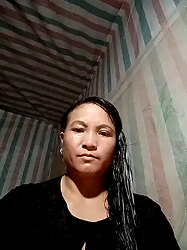 Snapshot of Love-Mama33 chatting on 10.15.25 Love-Mama33 online show from 10.15.25