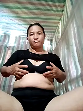 Snapshot of Love-Mama33 chatting on 10.18.25 Love-Mama33 online show from 10.18.25