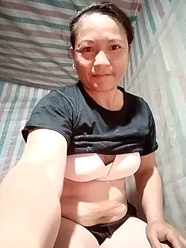 Snapshot of Love-Mama33 chatting on 10.20.25 Love-Mama33 online show from 10.20.25