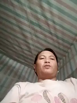 Snapshot of Love-Mama33 chatting on 10.25.25 Love-Mama33 online show from 10.25.25