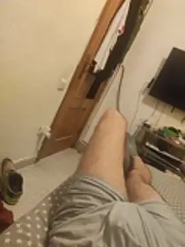 Snapshot of gigolobcn chatting on 10.19.25 gigolobcn online show from 10.19.25