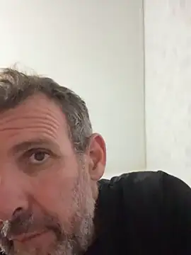 Snapshot of gigolobcn chatting on 12.19.25 gigolobcn online show from 12.19.25