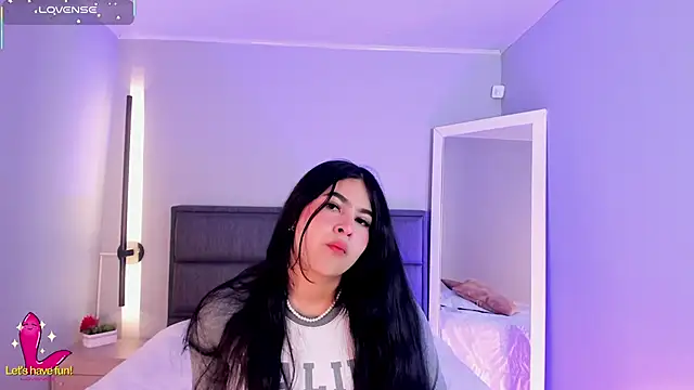 Emma  clark  online show from 11.05.25