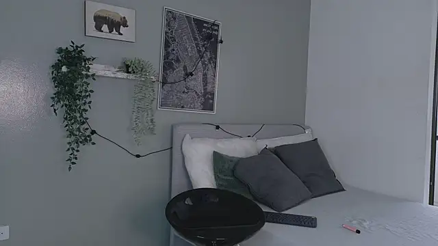 Nickifox   online show from 11.24.25