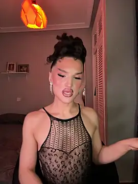 Snapshot of lacattiva chatting on 09.15.25 lacattiva online show from 09.15.25