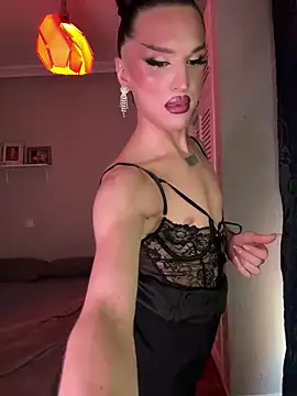 Snapshot of lacattiva chatting on 09.16.25 lacattiva online show from 09.16.25