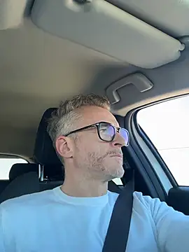 Axl hot online show from 04.03.26