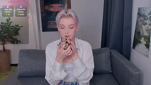 Snapshot of OdelynaAsp chatting on 10.10.25 OdelynaAsp online show from 10.10.25