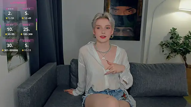 Snapshot of OdelynaAsp chatting on 10.17.25 OdelynaAsp online show from 10.17.25