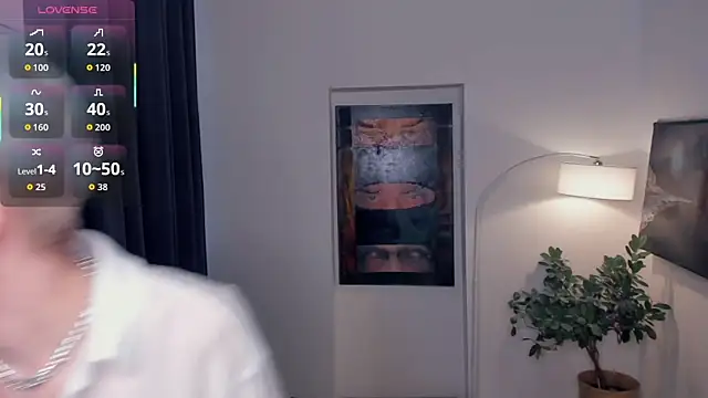 Snapshot of OdelynaAsp chatting on 10.19.25 OdelynaAsp online show from 10.19.25