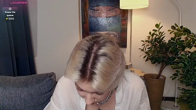 Snapshot of OdelynaAsp chatting on 12.05.25 OdelynaAsp online show from 12.05.25