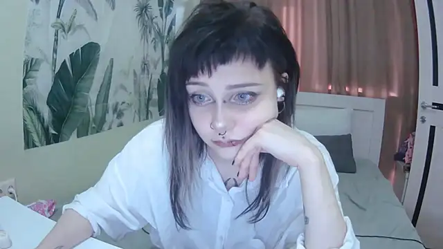 SineKiraReal online show from 09.09.25