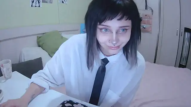 SineKiraReal online show from 09.30.25