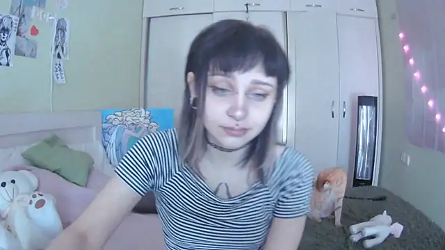 SineKiraReal online show from 10.04.25