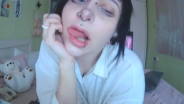 SineKiraReal online show from 10.14.25