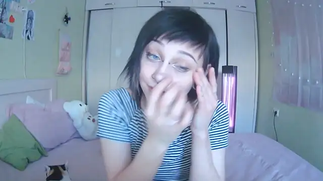 SineKiraReal online show from 10.15.25