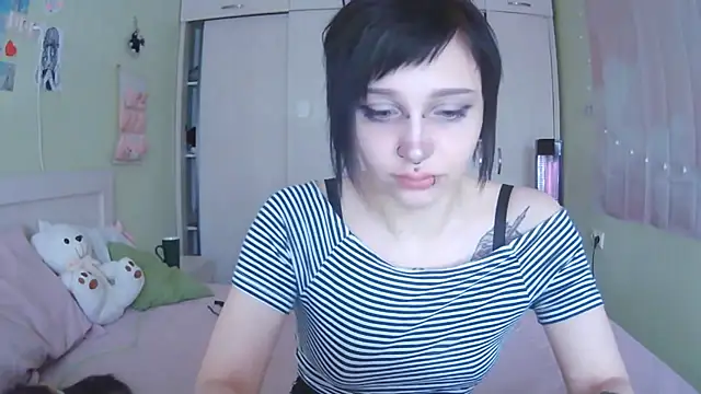 SineKiraReal online show from 10.16.25