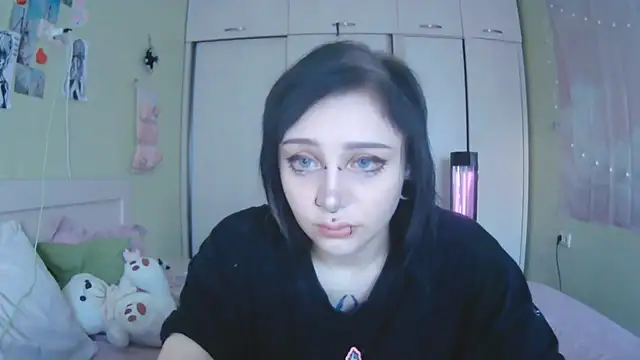 SineKiraReal online show from 10.17.25