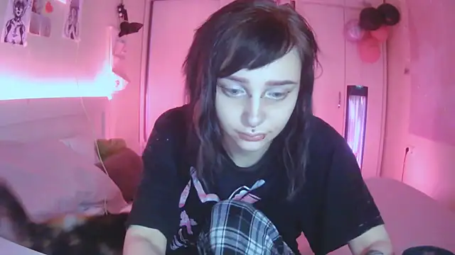 SineKiraReal online show from 10.28.25