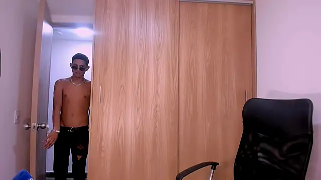 Toy boy777 online show from 02.12.26