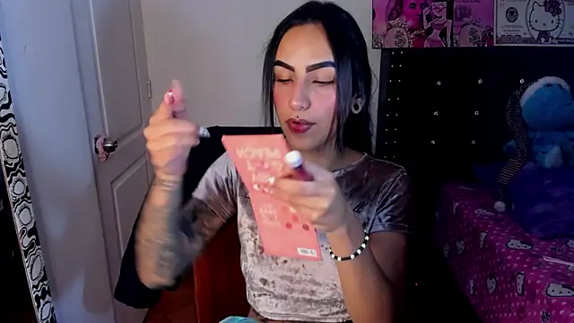 Samanthademonx20  online show from 11.27.25