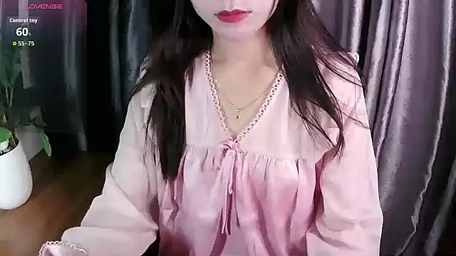 Snapshot of Mai_aug chatting on 10.27.25 Mai aug online show from 10.27.25