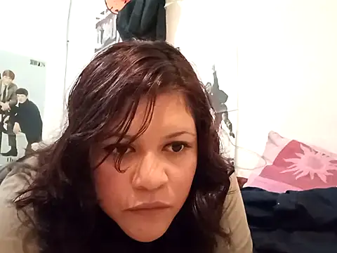 Snapshot of Kitty_WetXxX chatting on 12.22.25 Kitty WetXxX online show from 12.22.25