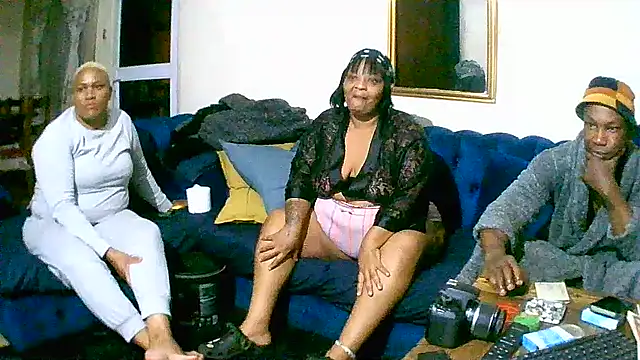 Snapshot of TheeBigPump chatting on 11.07.25 TheeBigPump online show from 11.07.25