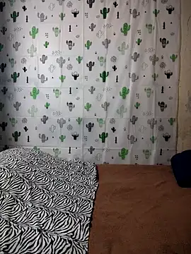 Snapshot of Avannay chatting on 10.02.25 Avannay online show from 10.02.25