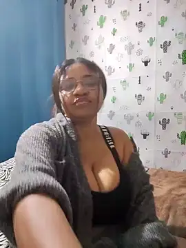 Snapshot of Avannay chatting on 10.13.25 Avannay online show from 10.13.25