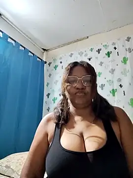 Snapshot of Avannay chatting on 03.18.26 Avannay online show from 03.18.26