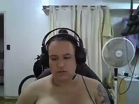 Snapshot of transgordimilf chatting on 11.16.25 transgordimilf online show from 11.16.25