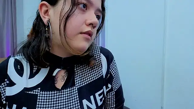 Niaa Stark online show from 04.23.26