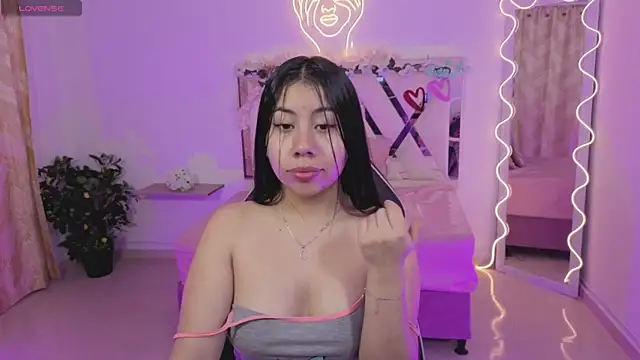 ZURY TAY online show from 11.25.25