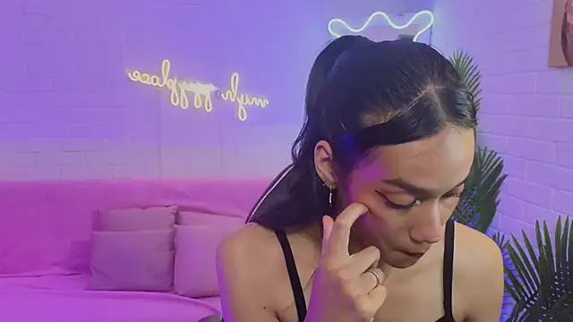 Snapshot of artemiss_tay chatting on 09.10.25 artemiss tay online show from 09.10.25
