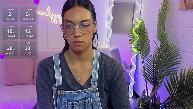 Snapshot of artemiss_tay chatting on 09.17.25 artemiss tay online show from 09.17.25