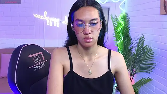 Snapshot of artemiss_tay chatting on 10.03.25 artemiss tay online show from 10.03.25