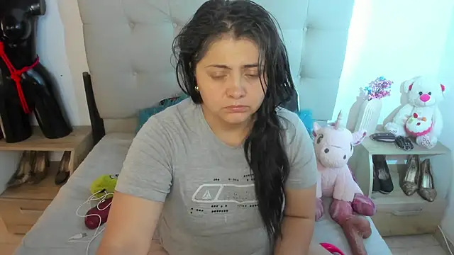 TifanyAmazinng online show from 11.27.25