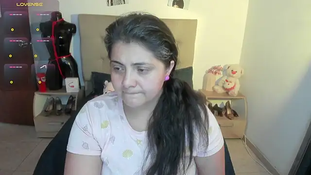 TifanyAmazinng online show from 01.12.26