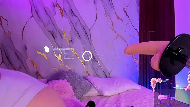 Snapshot of alicecute77 chatting on 02.08.26 alicecute77 online show from 02.08.26