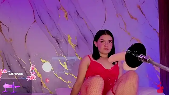 Snapshot of alicecute77 chatting on 02.13.26 alicecute77 online show from 02.13.26