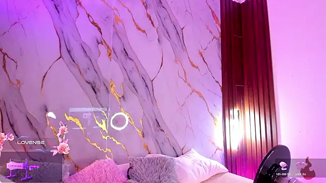 Snapshot of alicecute77 chatting on 02.25.26 alicecute77 online show from 02.25.26