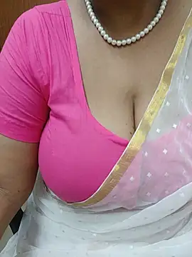 Snapshot of tami_lavanya chatting on 06.03.26 tami lavanya online show from 06.03.26