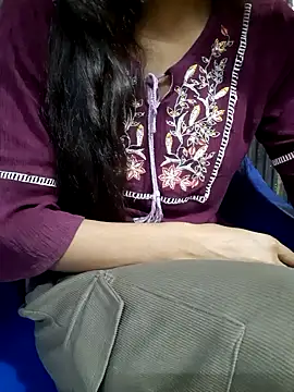 Aarti-kumri online show from 10.30.25