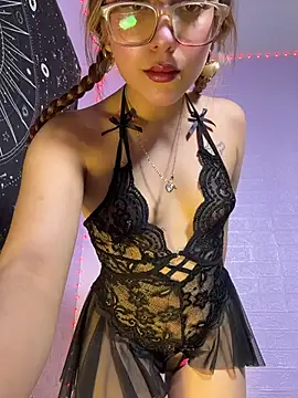 ZeziGamingg online show from 02.18.26