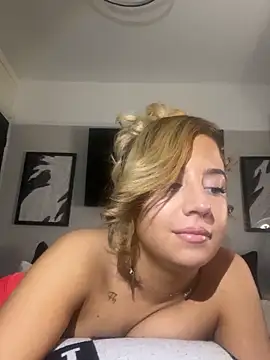 Aurorajadex online show from 10.21.25