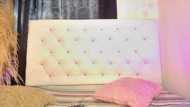 Snapshot of tatixxxvega chatting on 04.01.26 tatixxxvega online show from 04.01.26