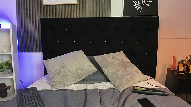 nanny  cute online show from 09.14.25