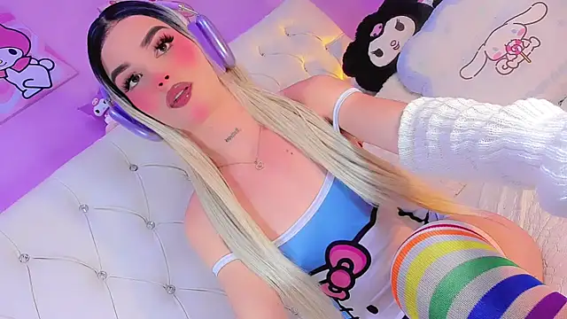 Snapshot of Cattleya_White_ll chatting on 10.26.25 Cattleya White ll online show from 10.26.25