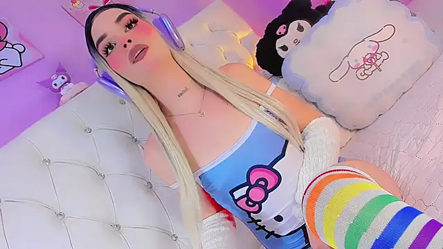 Snapshot of Cattleya_White_ll chatting on 10.30.25 Cattleya White ll online show from 10.30.25